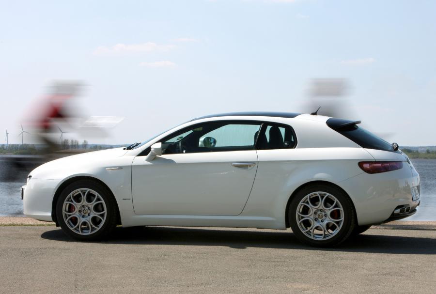  Alfa Romeo Brera (939D) 2008 года  (фото 16 из 47)